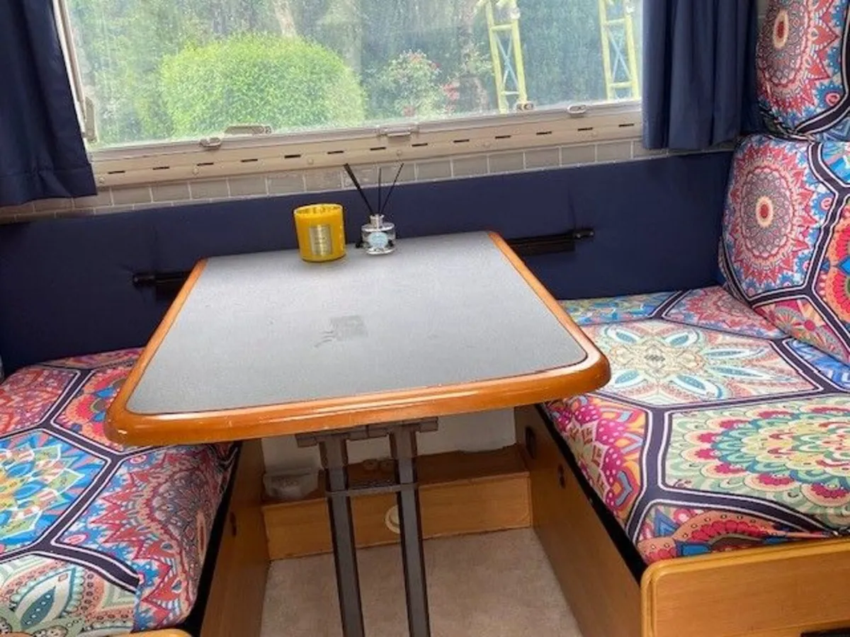 Benimar 6 Berth Motorhome - Image 3