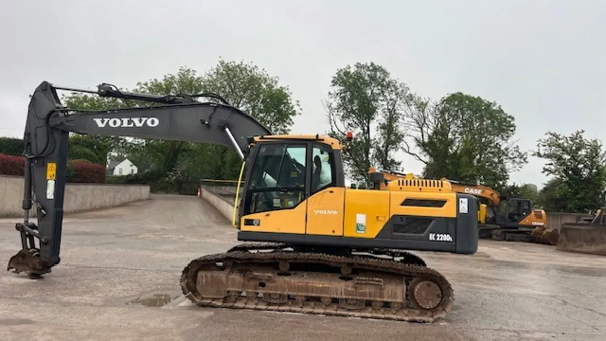 2013 Volvo EC220DL - Image 4
