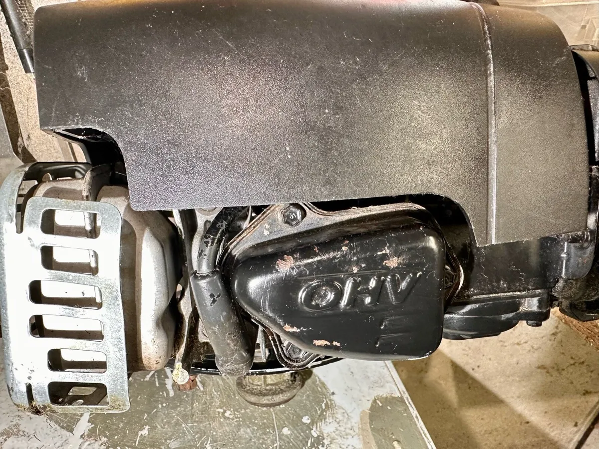 Lawnmower engine - Image 4