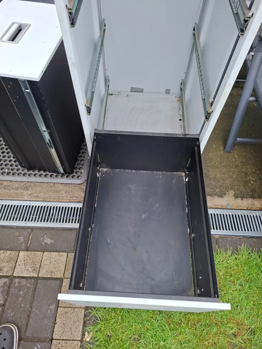 Steel cabinet - Image 3