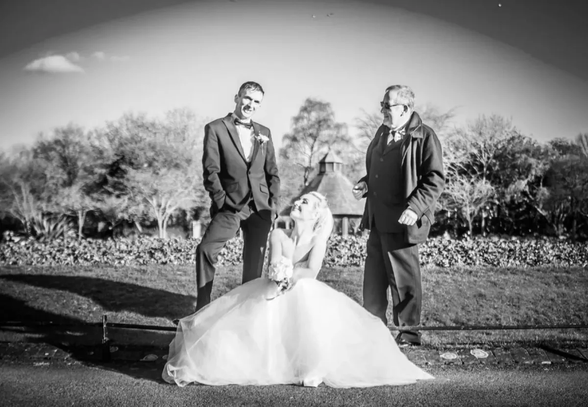 Small Wedding Photography Package Discount 500E - Image 3