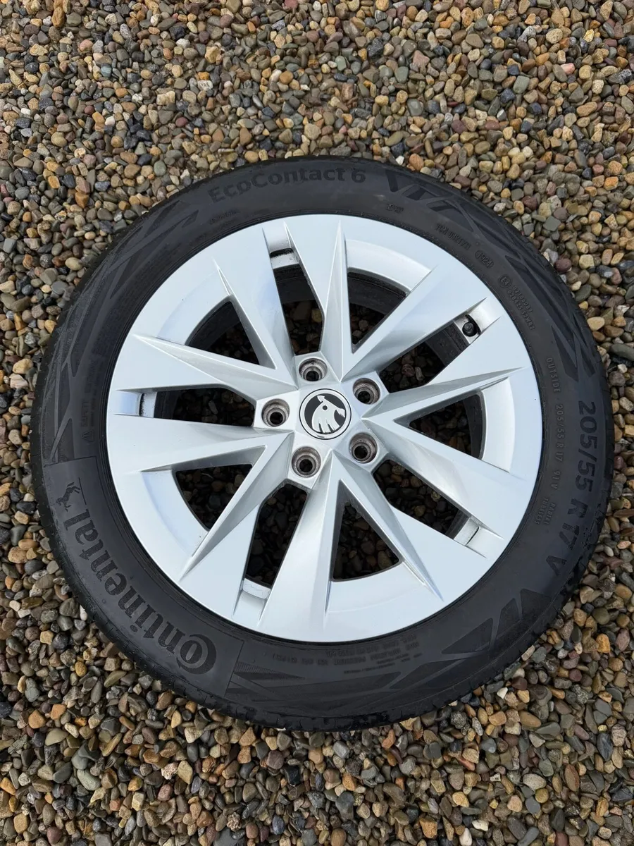 "17" Genuine Skoda Alloy Wheels & Continental Tyre - Image 2
