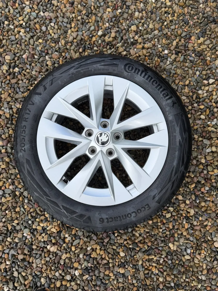 "17" Genuine Skoda Alloy Wheels & Continental Tyre - Image 3