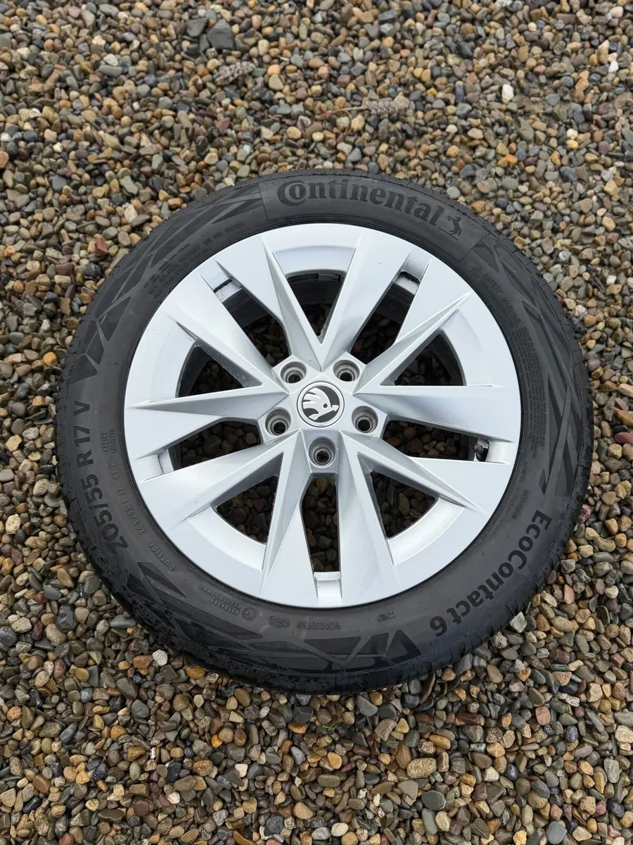 "17" Genuine Skoda Alloy Wheels & Continental Tyre - Image 4
