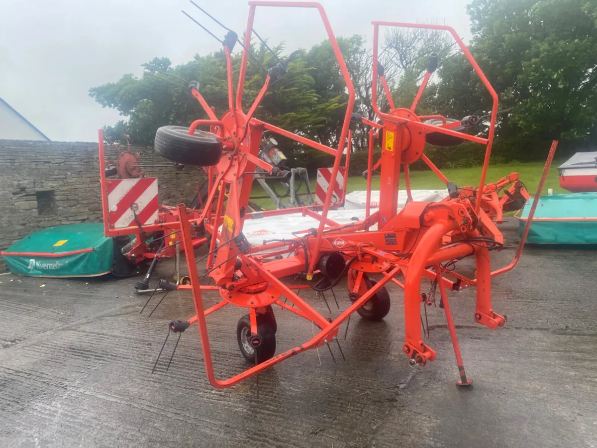 Kuhn 4 rotor tedder - Image 4