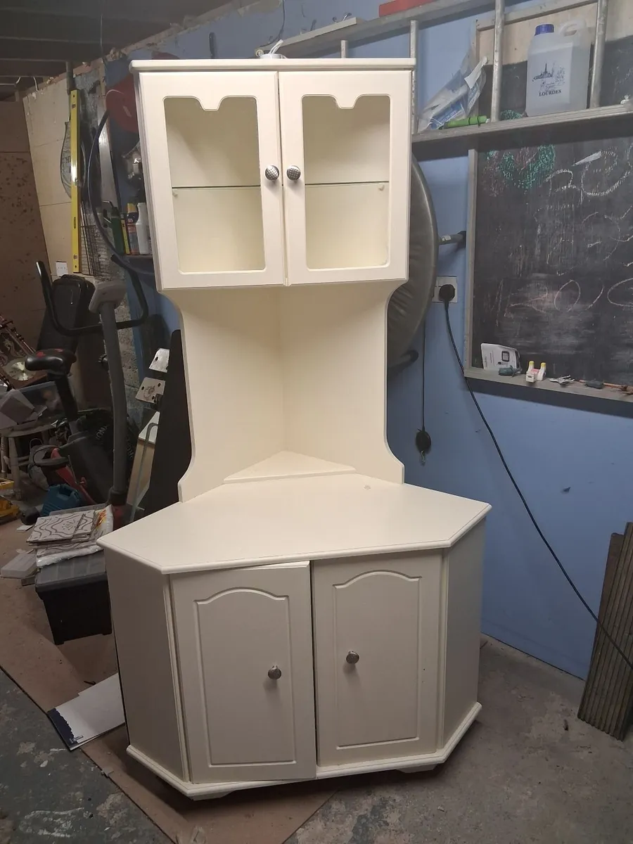 Corner Display/TV unit/ Drinks Cabinet.