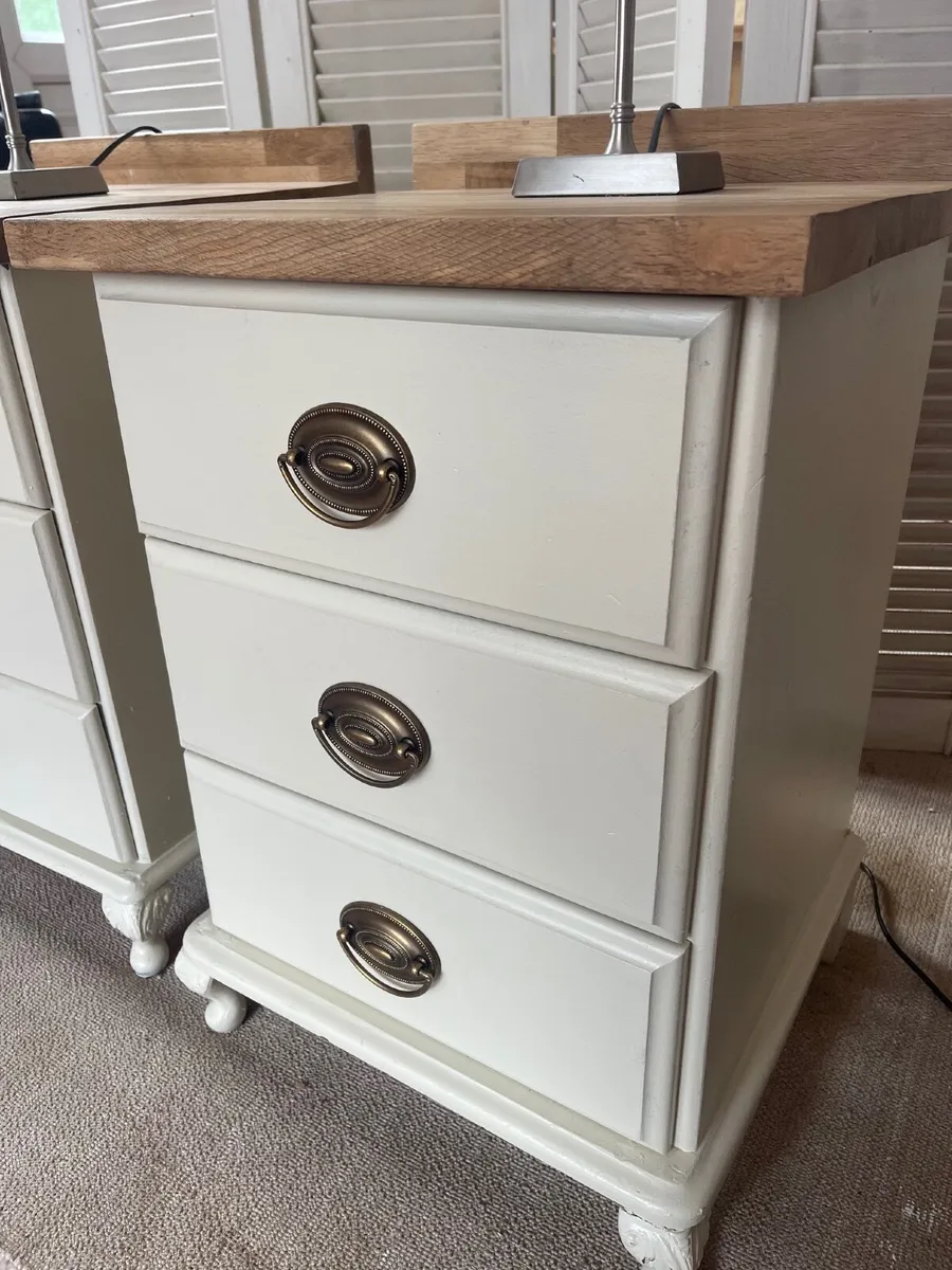 Pair of large bedside lockers in vGC - Image 1