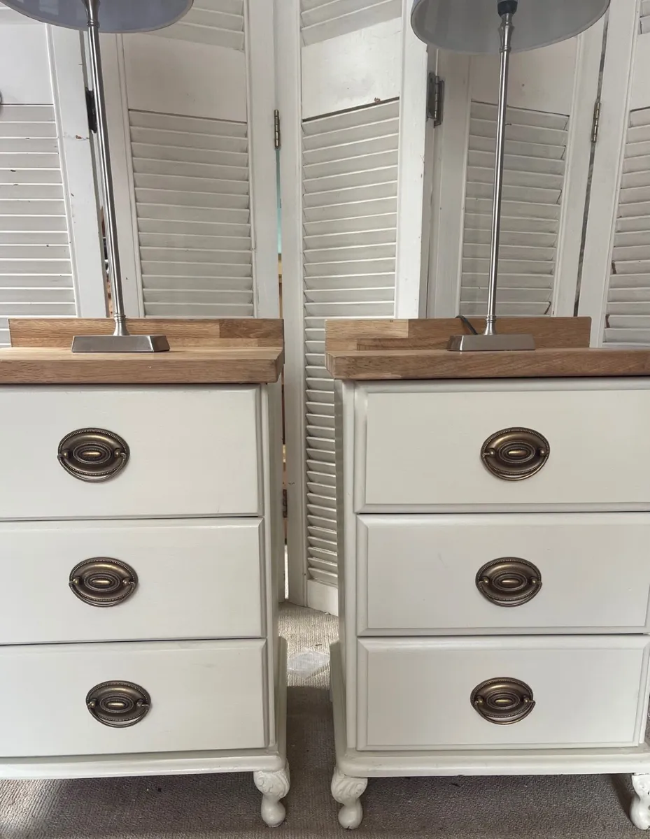Pair of large bedside lockers in vGC - Image 4