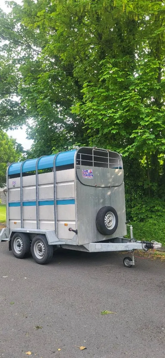 Cattle trailer. - Image 2
