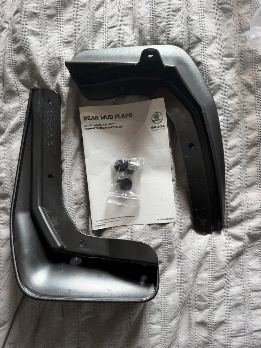 Genuine Skoda Octavia Front & Rear Mud Flaps - Image 2