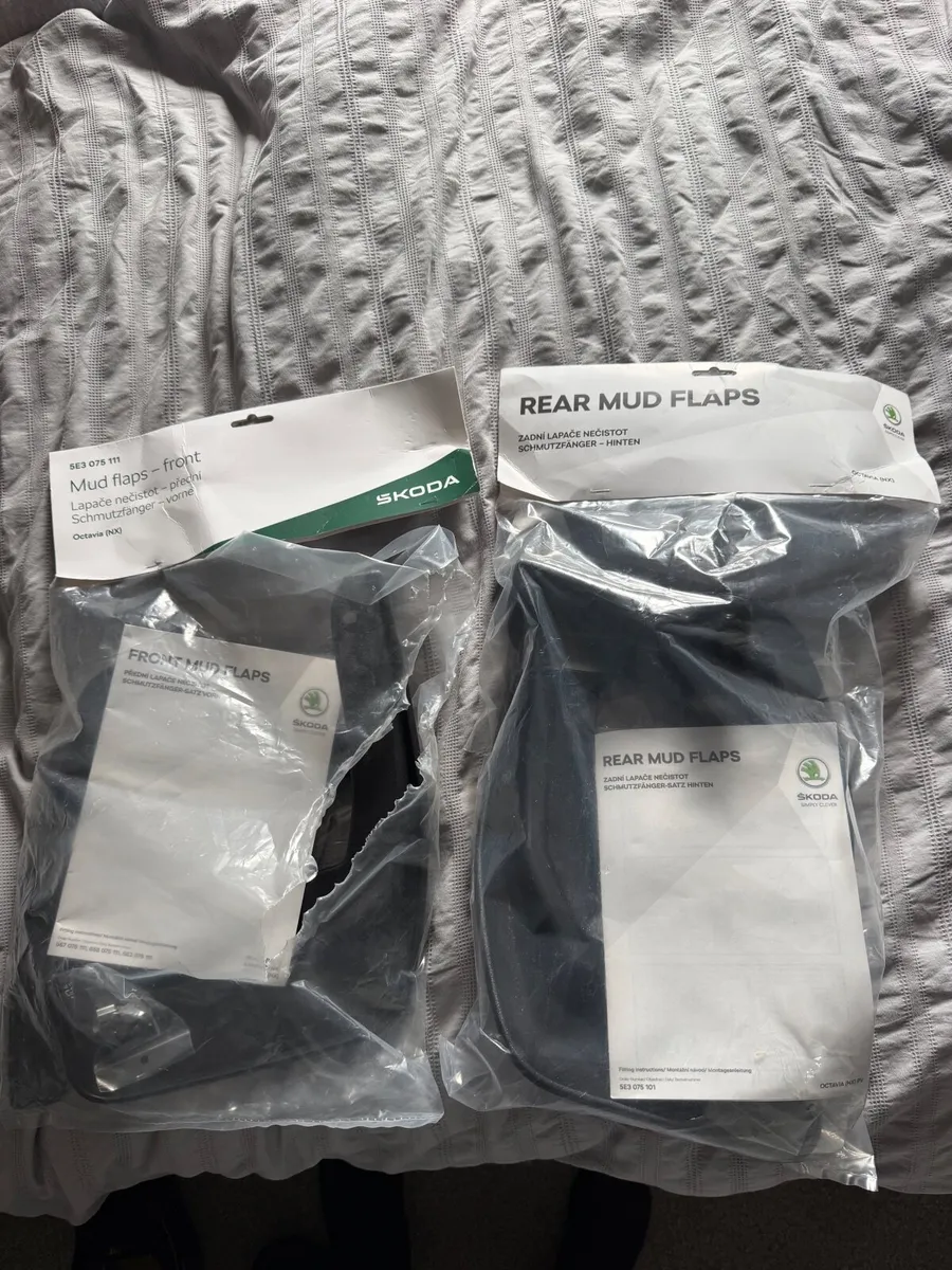 Genuine Skoda Octavia Front & Rear Mud Flaps - Image 1