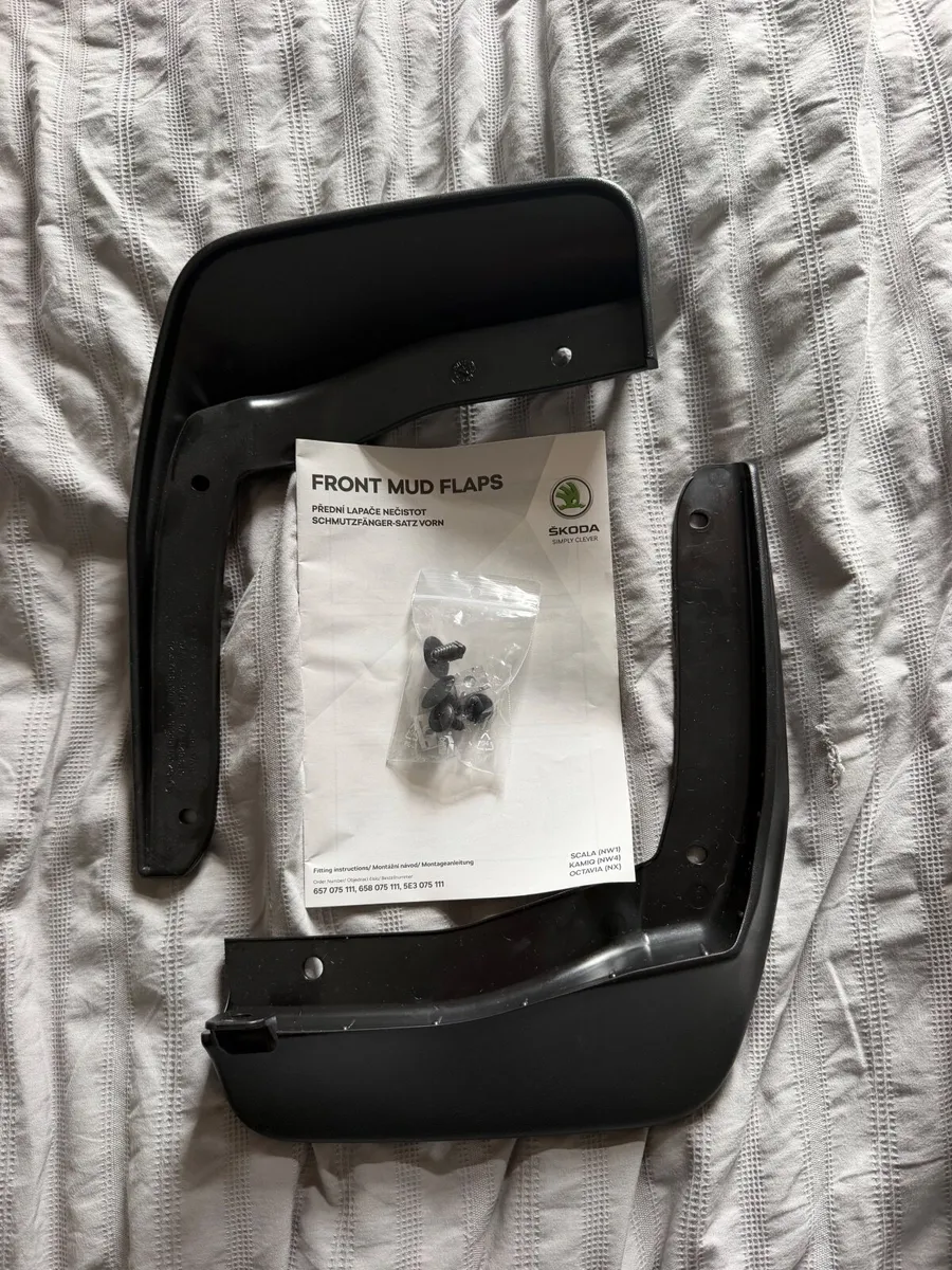 Genuine Skoda Octavia Front & Rear Mud Flaps - Image 3