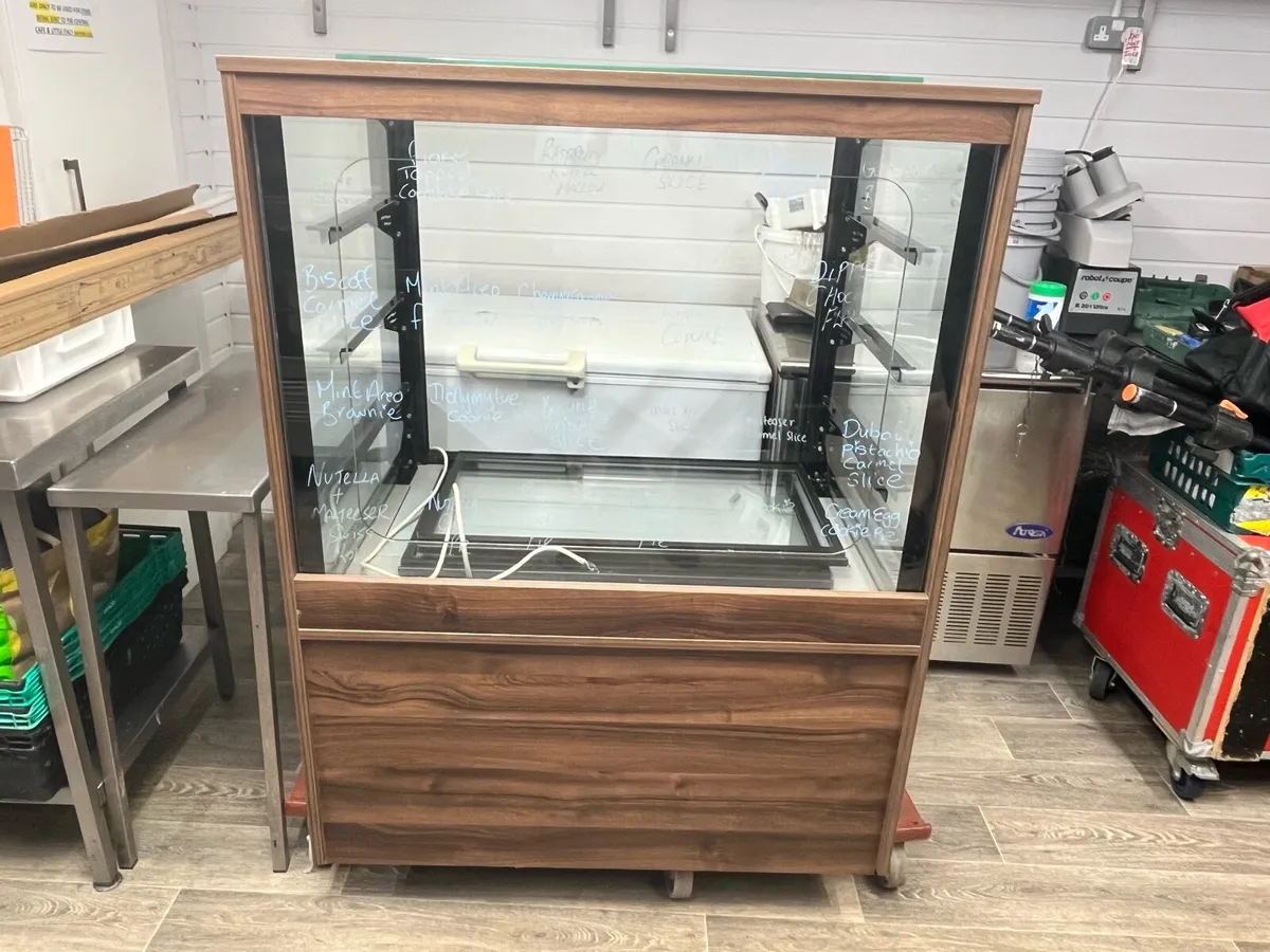 CATERING EQUIPMENT - Image 4