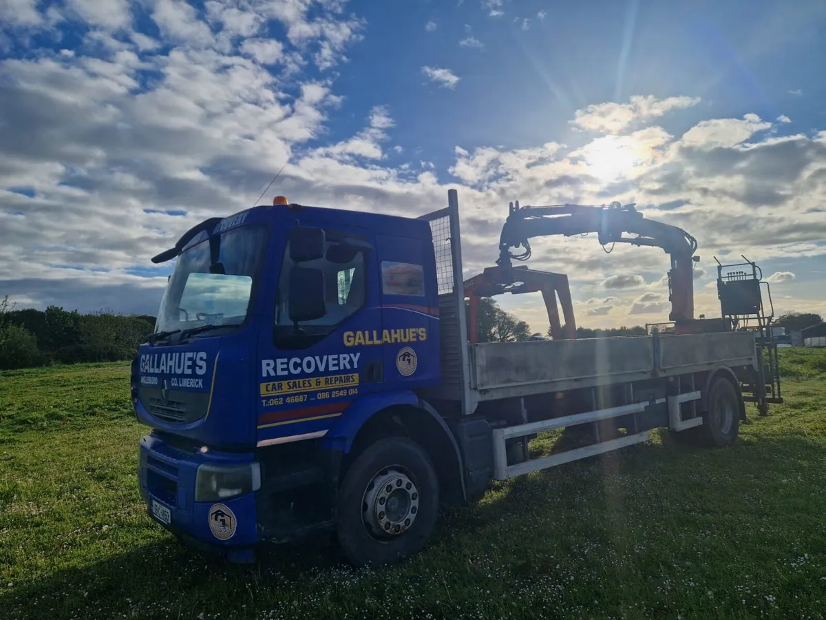 2008 Renault block truck - Image 2