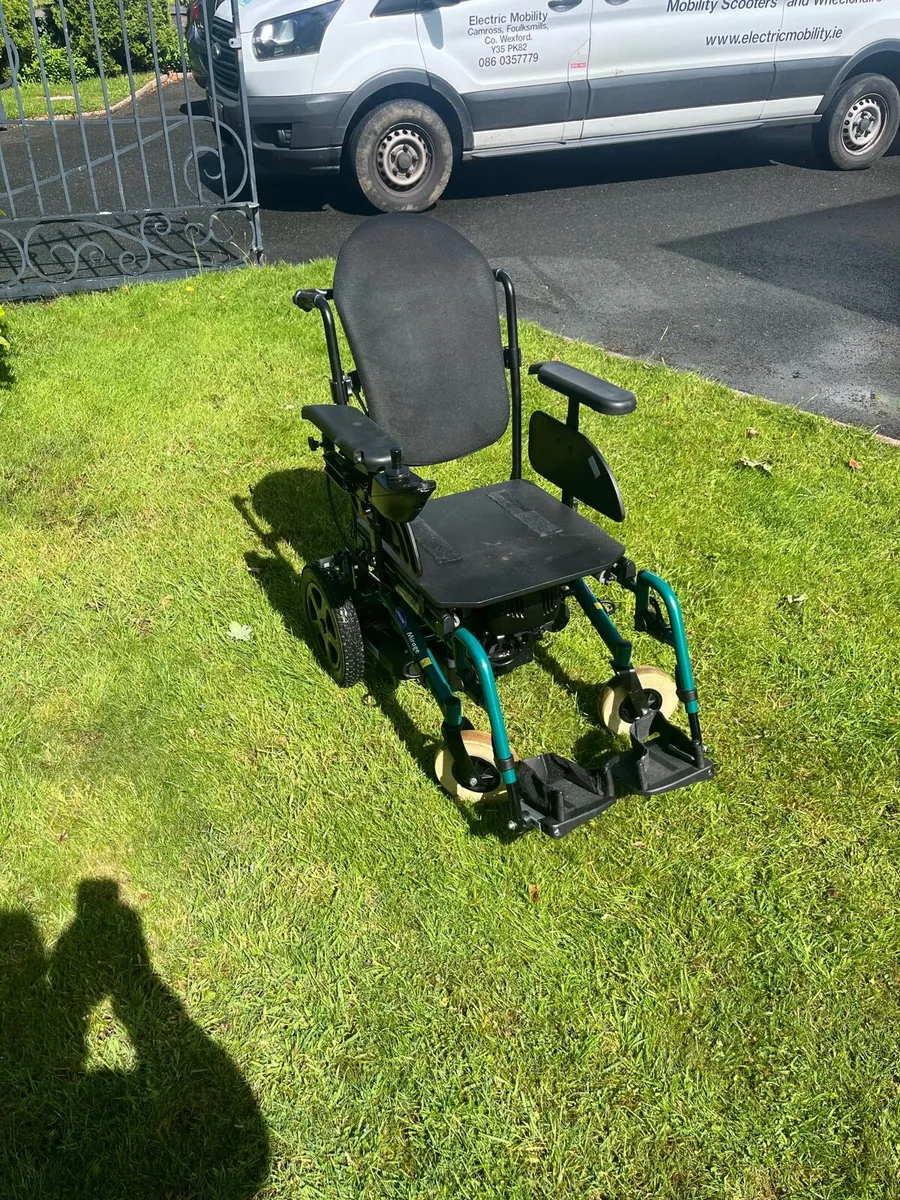 Electric Wheelchair - Image 2