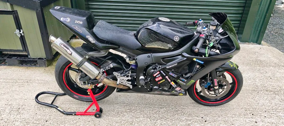 Yamaha R6 Race bike - Image 1