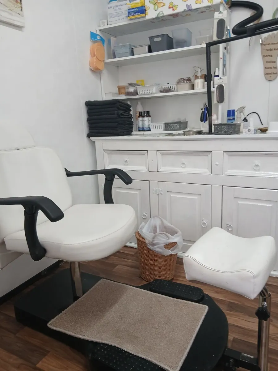 Podiatrist chair - Image 1