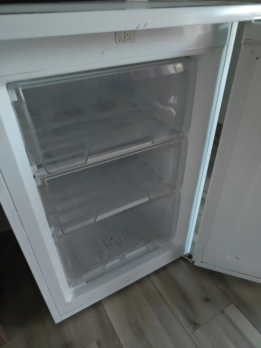 Under the counter 3 drawer freezer - Image 1