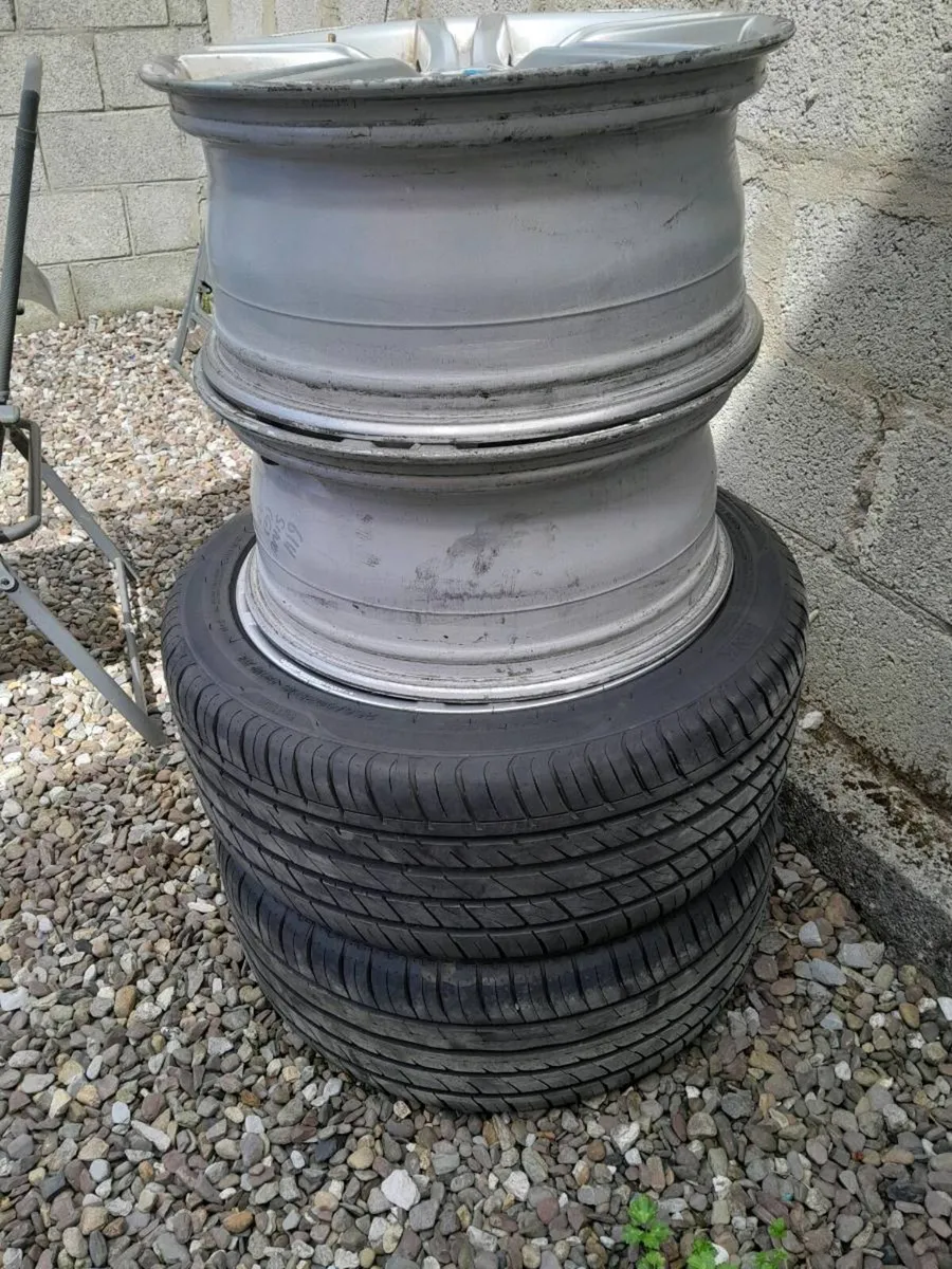 Bmw msport genuine bmw 18"" wheels 2 new tyres - Image 2