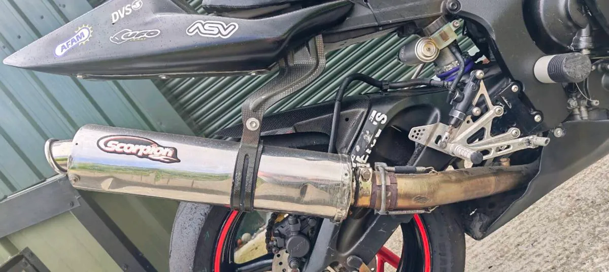 Yamaha R6 Race bike - Image 2