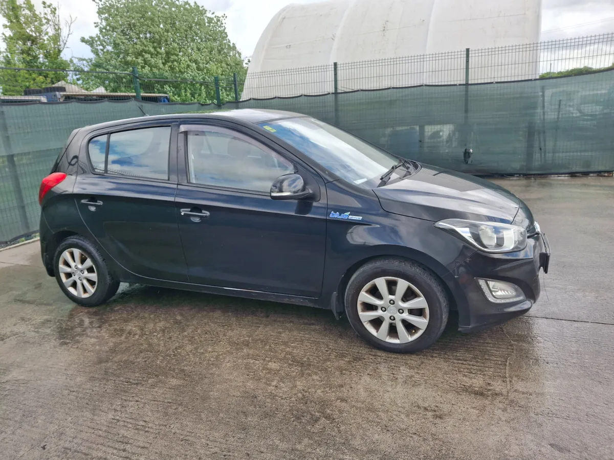 132 Hyundai i20  Premium  1.4 Diesel - Image 1