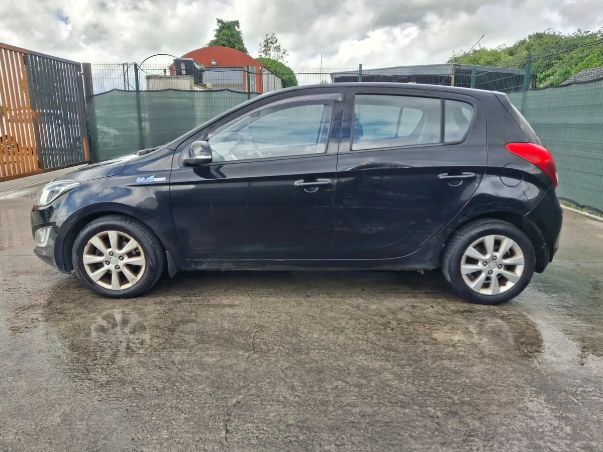 132 Hyundai i20  Premium  1.4 Diesel - Image 2