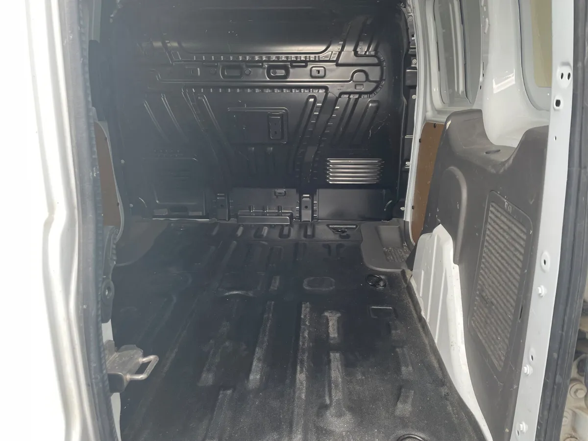 Ford Transit Connect 1.5 Diesel - Image 4