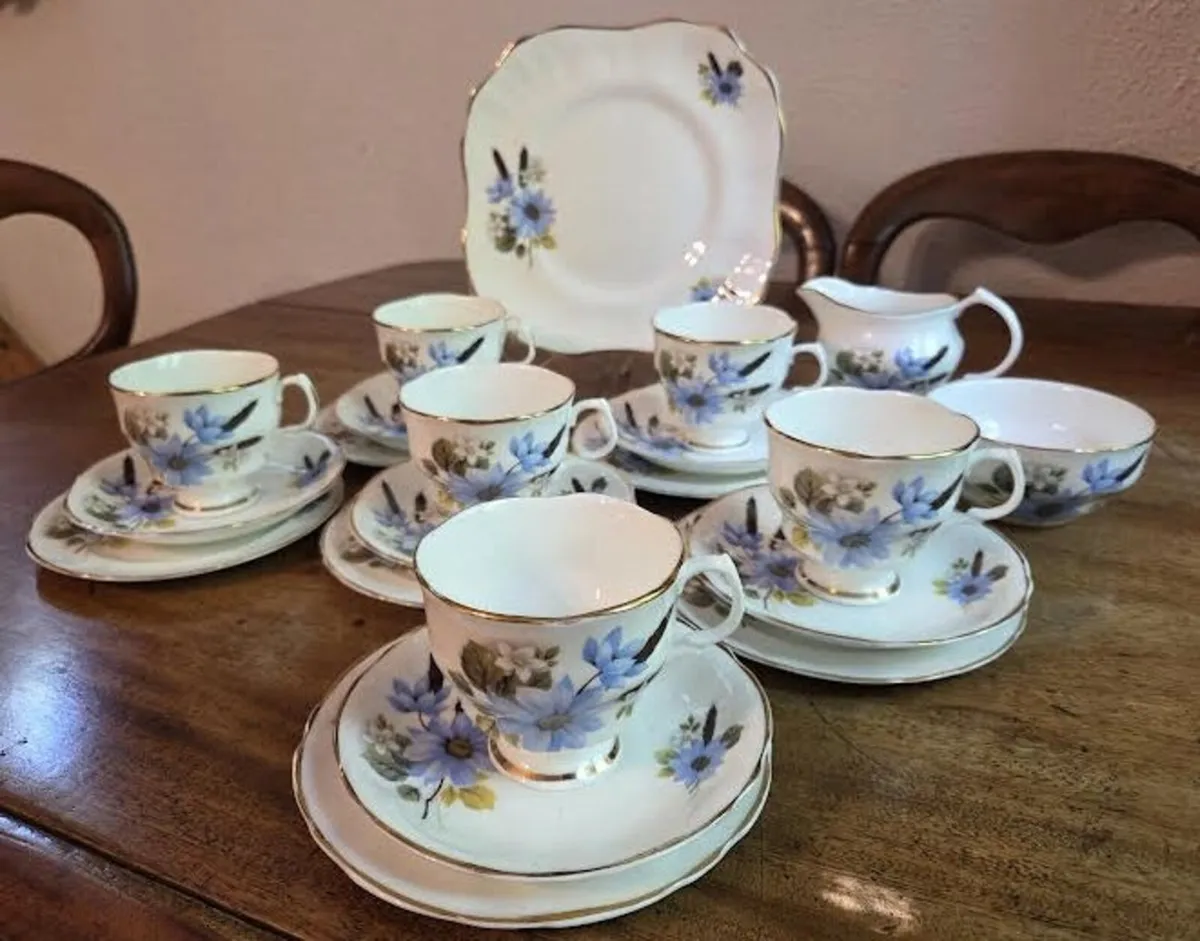 Arklow Pottery Vintage China Tea Set  6 Settings - Image 1