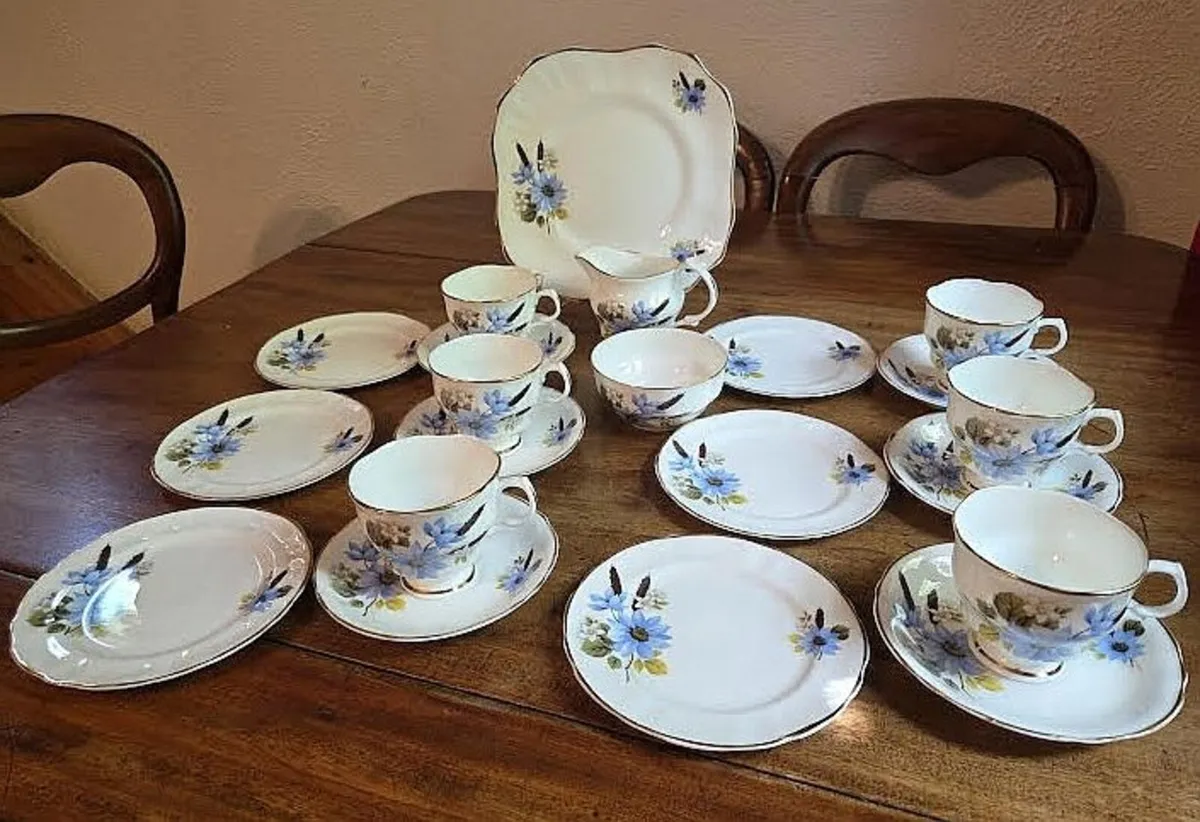 Arklow Pottery Vintage China Tea Set  6 Settings - Image 2