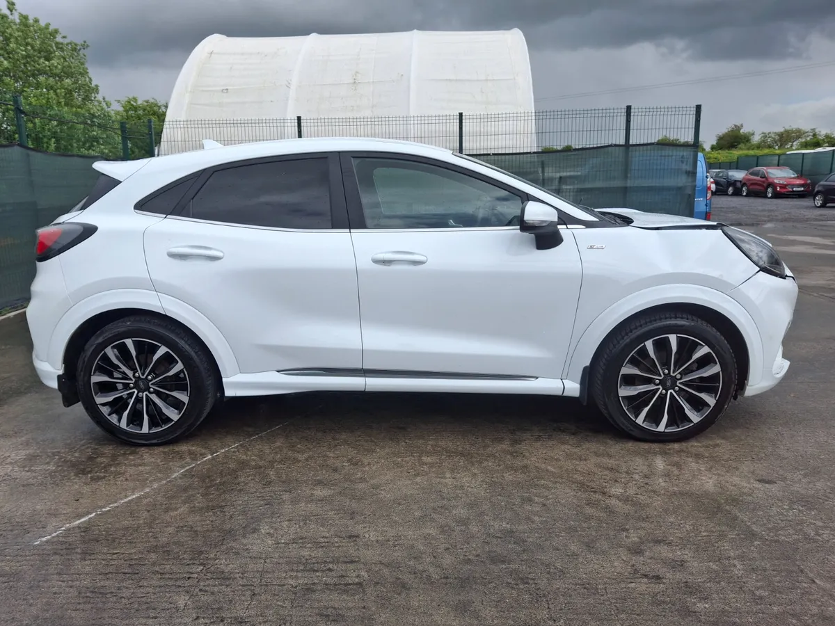 211 Ford Puma  ST Line Vignale  Hybrid - Image 2