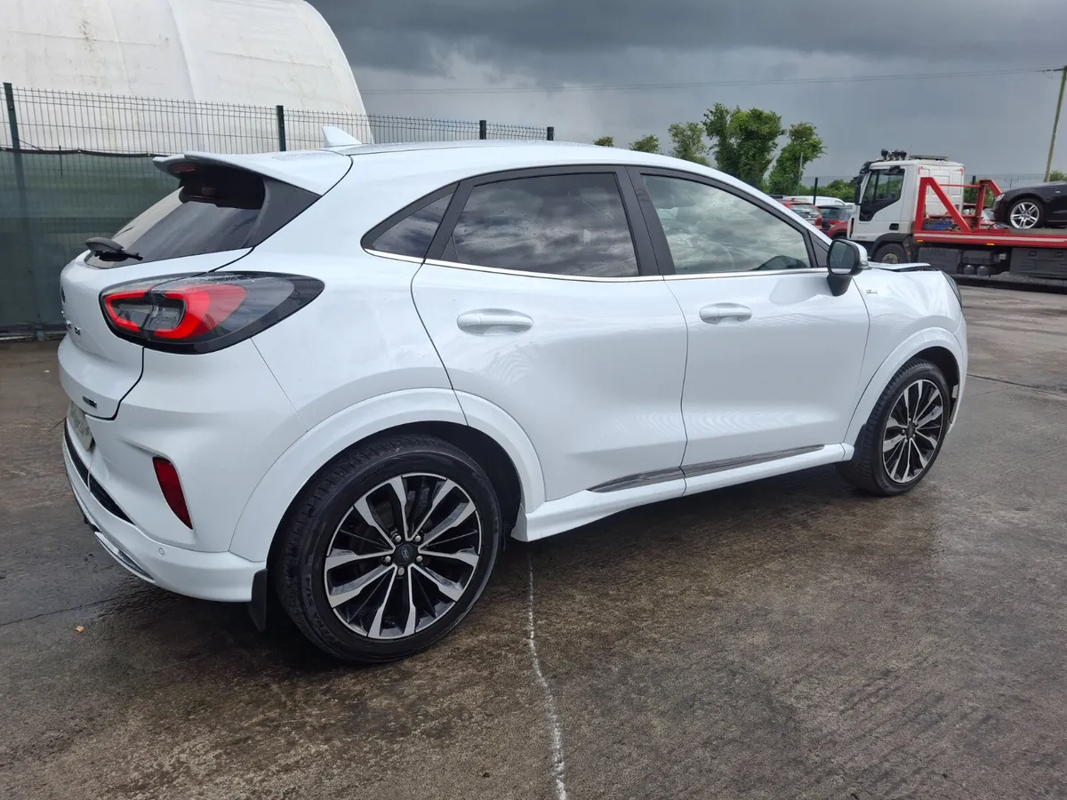 211 Ford Puma  ST Line Vignale  Hybrid - Image 3