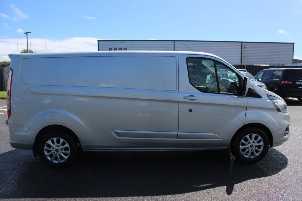 Ford Transit Custom TRANSIT CUSTOM 300 LIMITED 5DR - Image 3