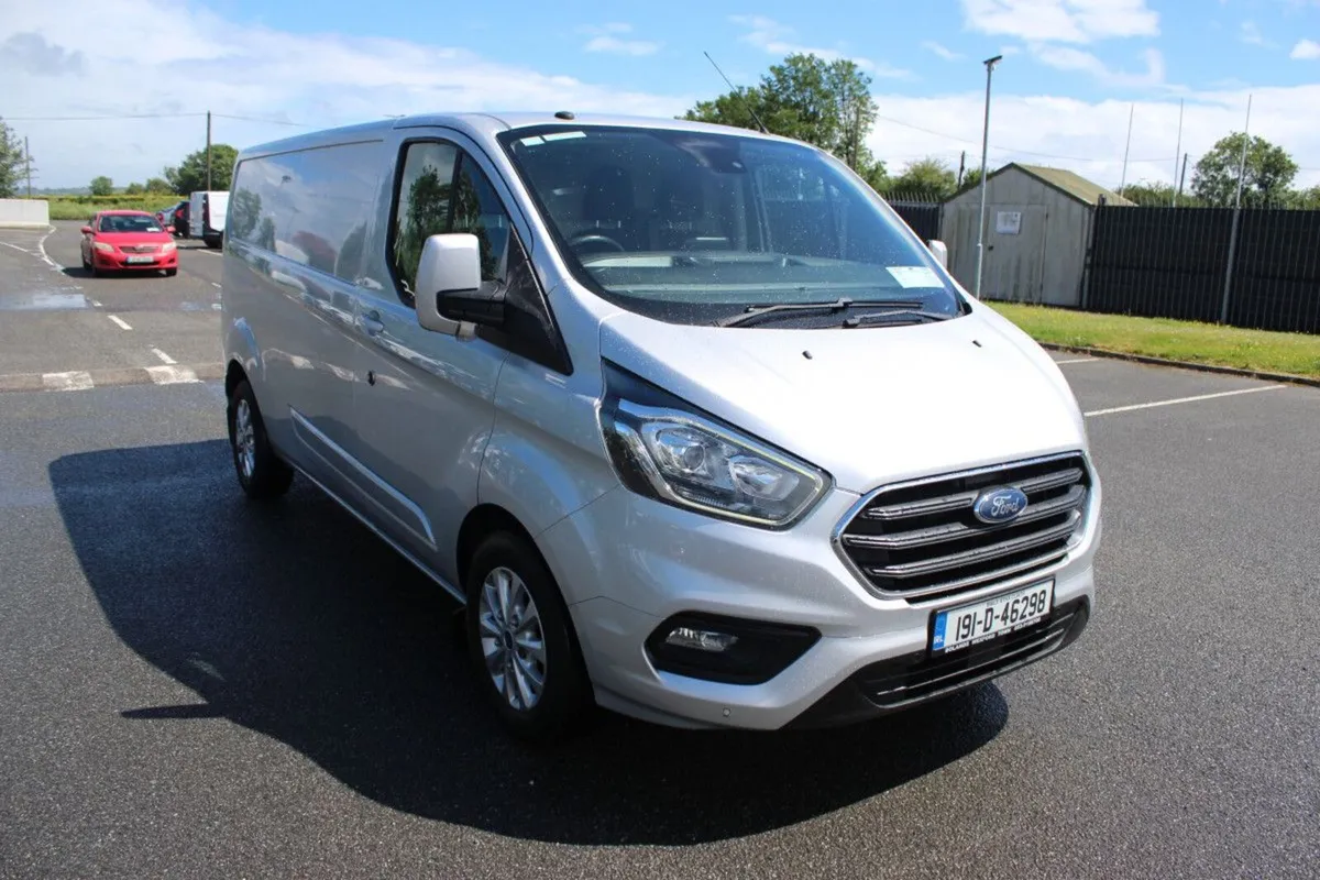 Ford Transit Custom TRANSIT CUSTOM 300 LIMITED 5DR - Image 1