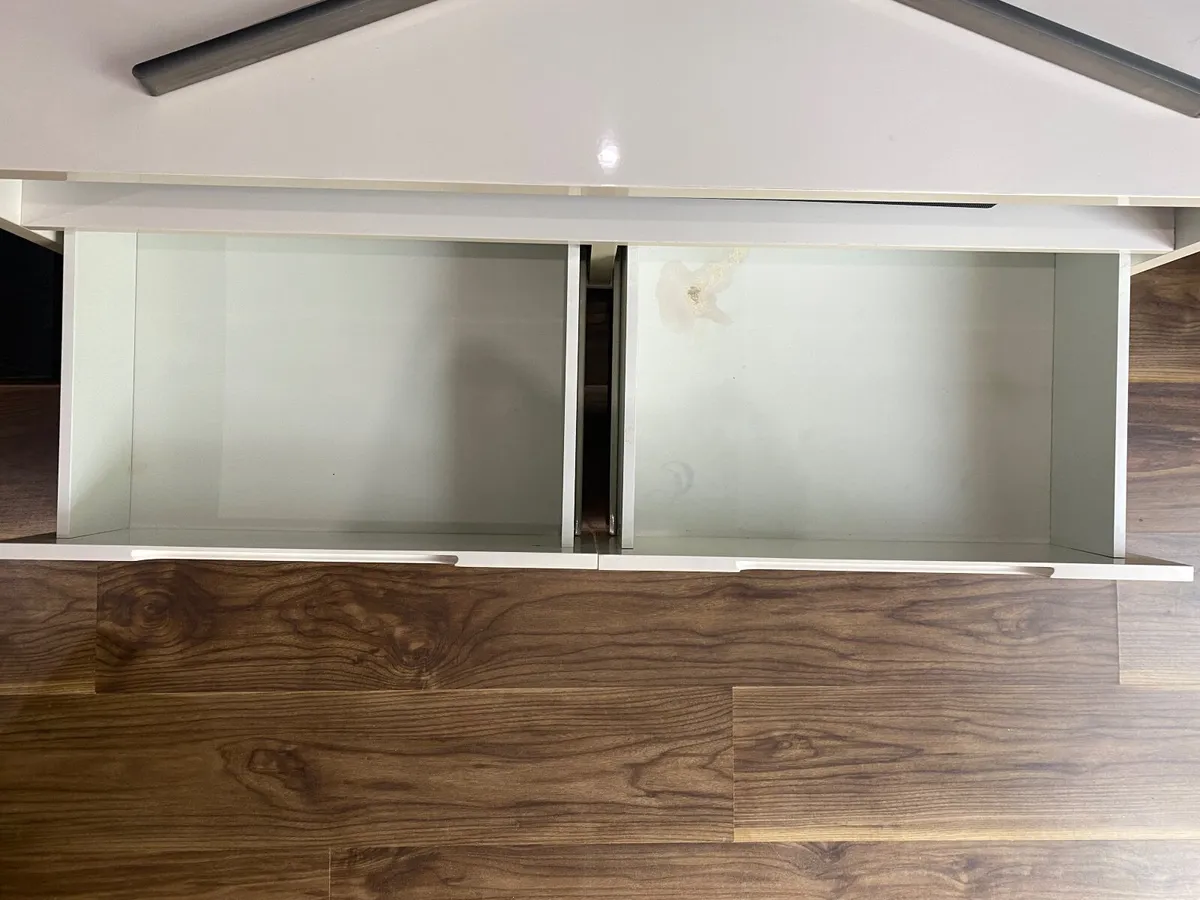 TV stand for sale €35 - Image 3
