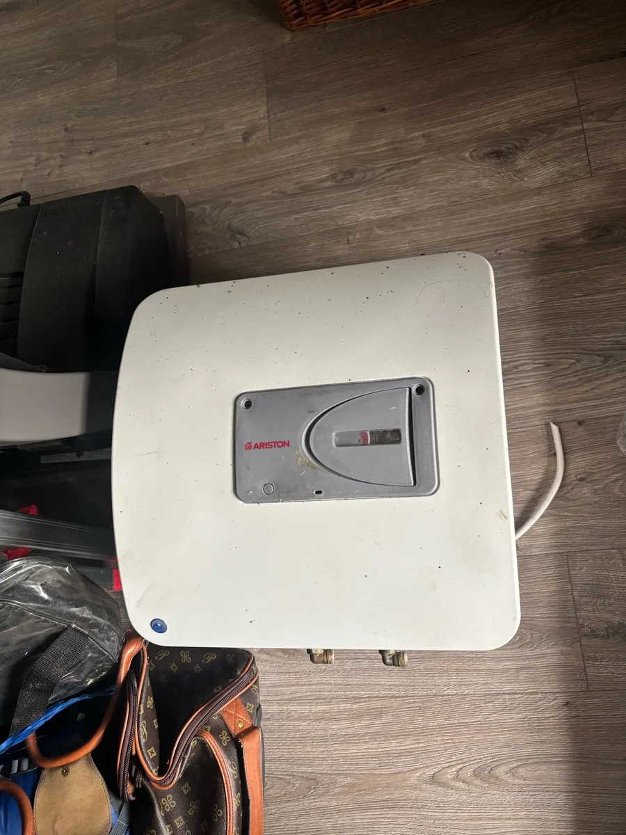 Ariston 30L Electric Water Heater - Image 2