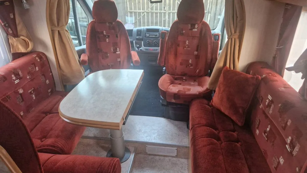 Motorhome - Image 4