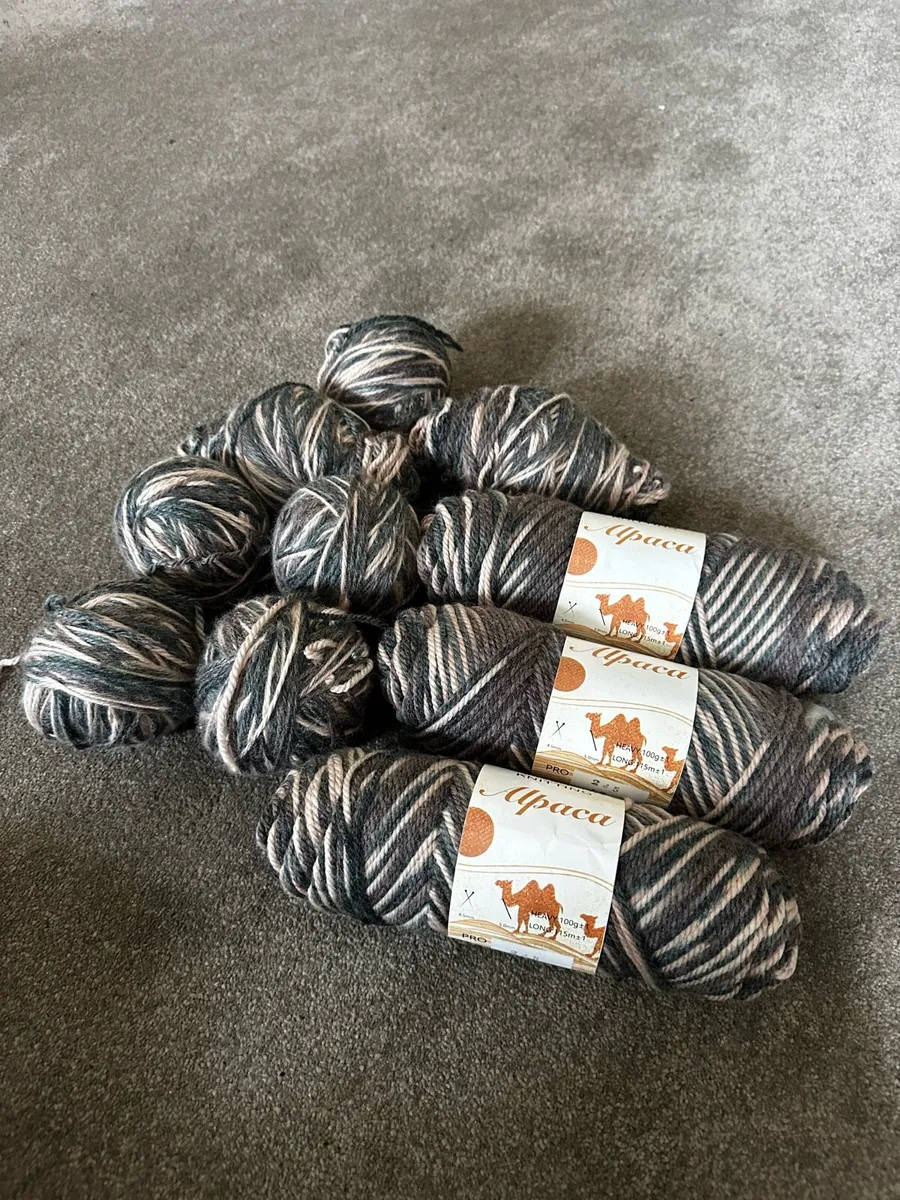 60% alpaca 30% wool yarn with gradient - Image 4