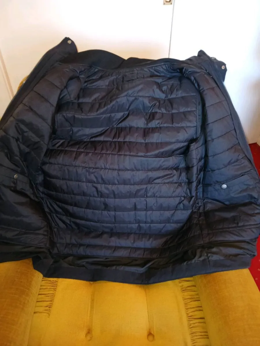 New Gant 3 in 1 navy jacket size L. - Image 4