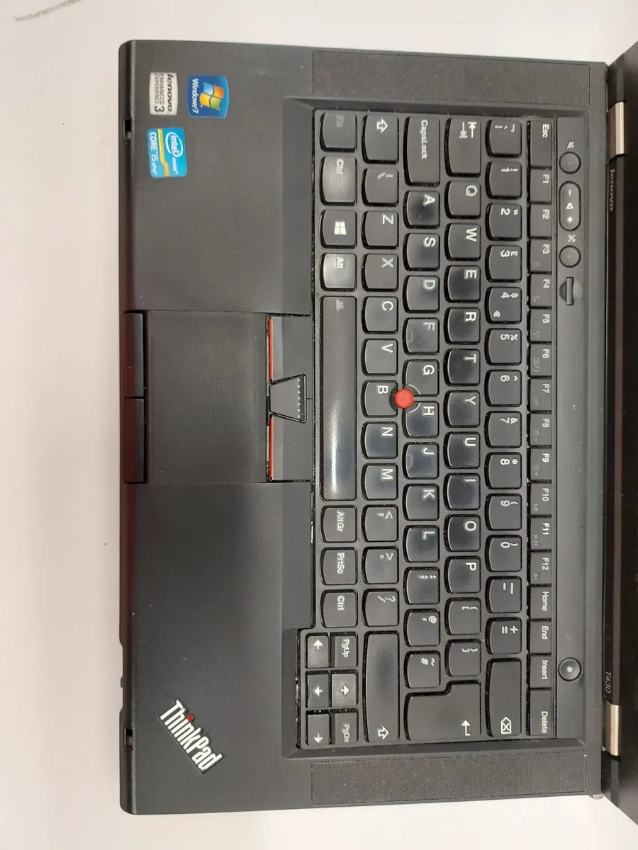 Online Laptop Clearance Auction - Image 1