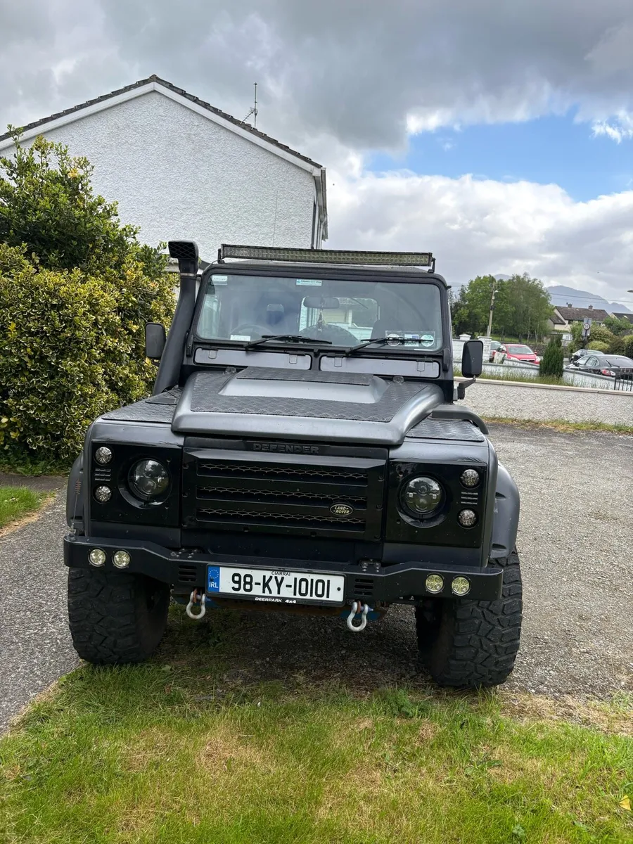 Land Rover - Image 1