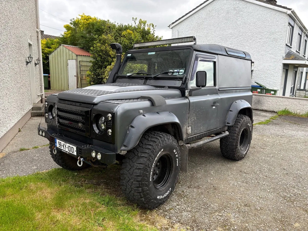 Land Rover - Image 2