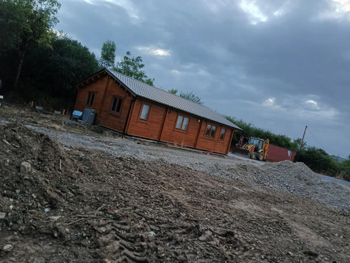 Log cabin - Image 1