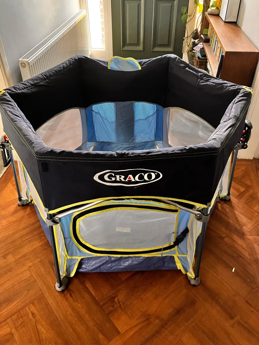 Graco playpen - Image 2