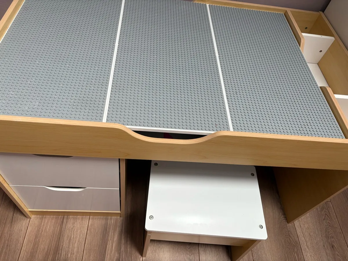 Lego table - Image 2