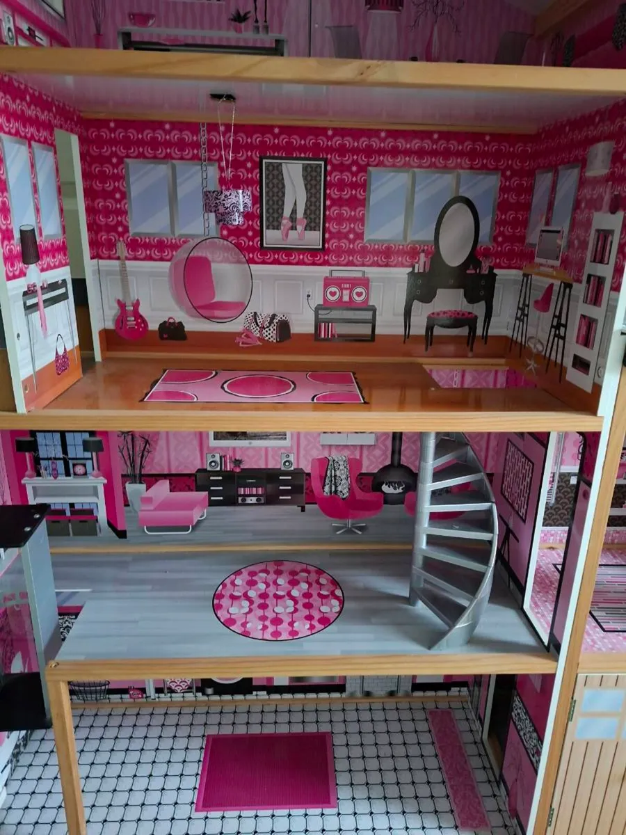 Extra Large 4 Storey Wooden Dolls House - Image 3