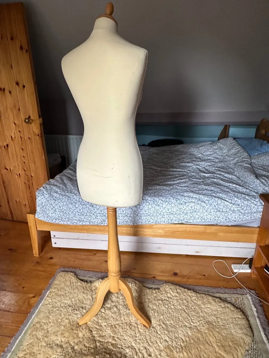 Full size tailors manakin - Image 2