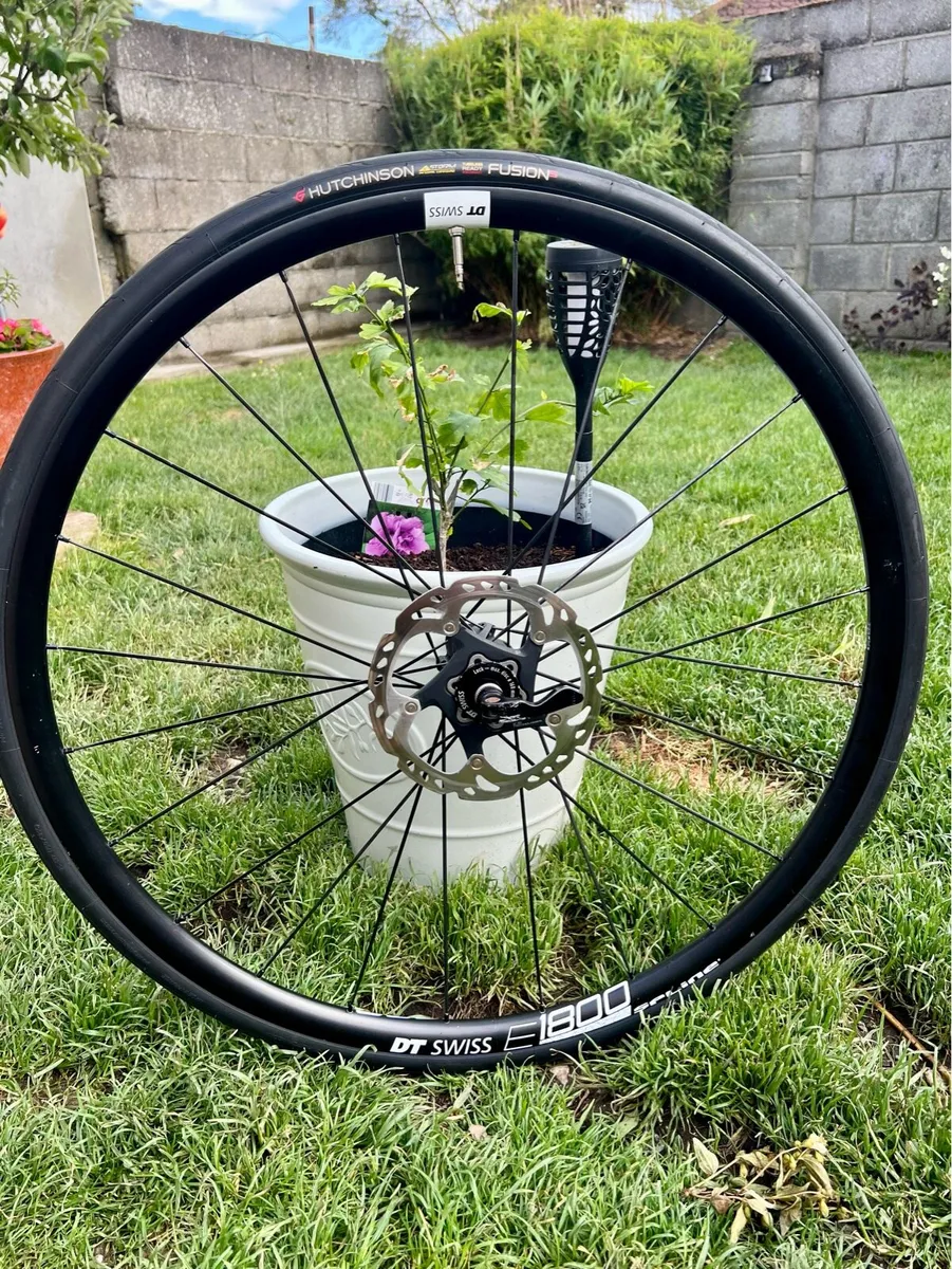 DT Swiss e1800 spline wheelset - Image 2