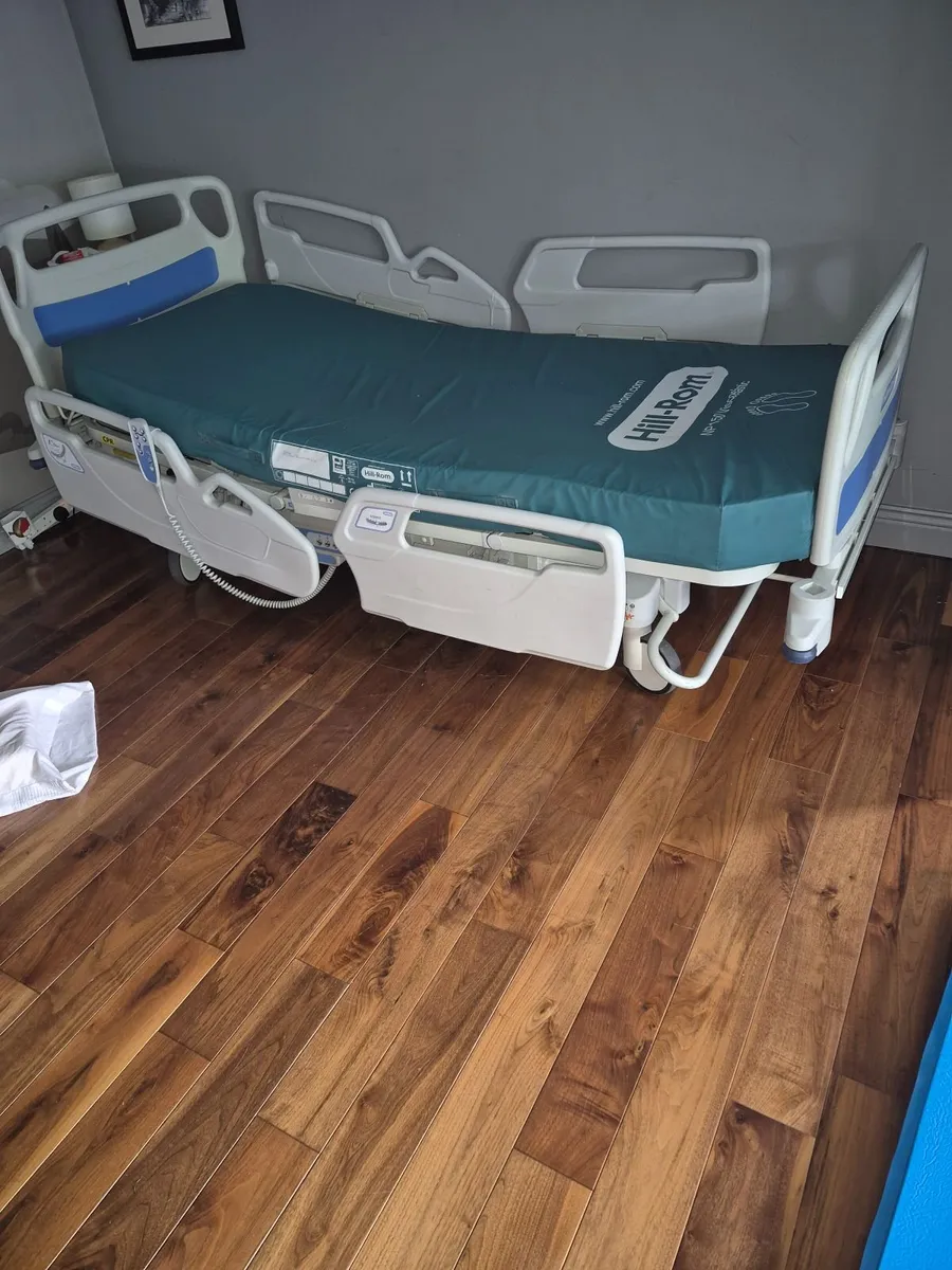 Medical bed - Image 3
