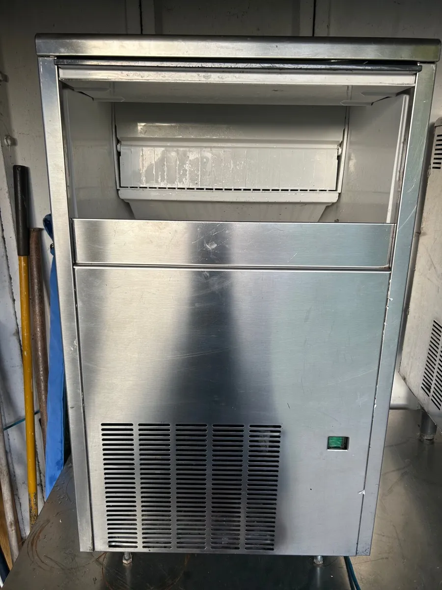 Commercial Ice machine pub / restaurant equipment - Image 1