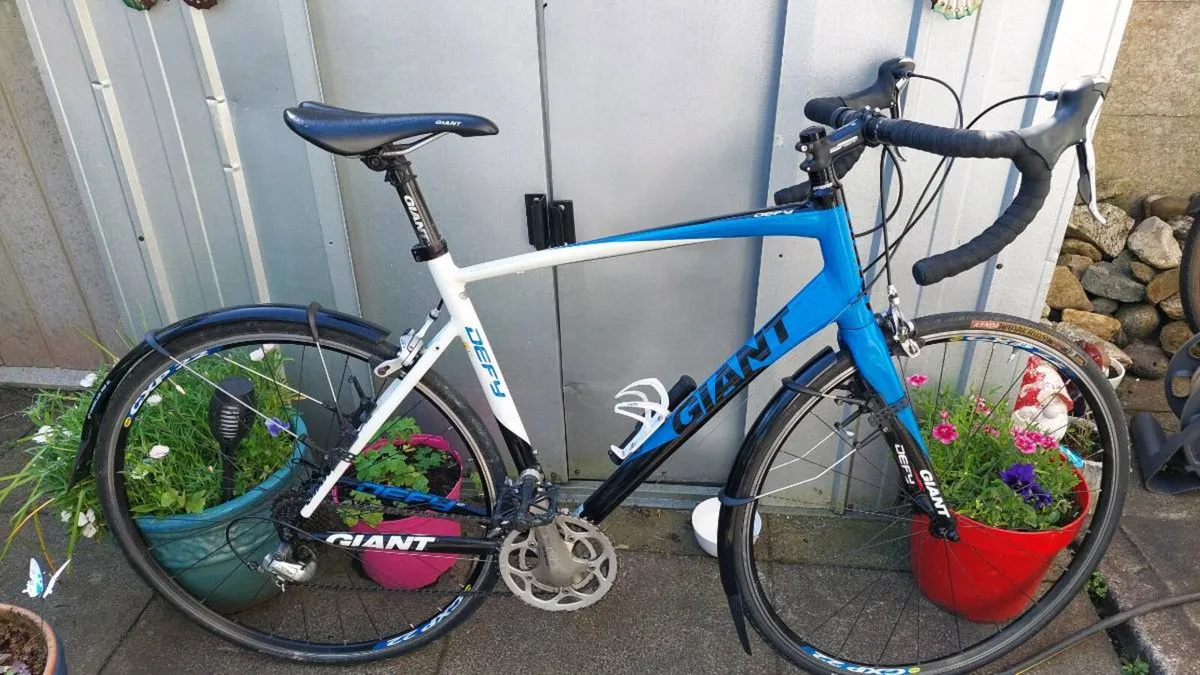 Giant Defy Road Bike Large Frame 56cm - Image 4